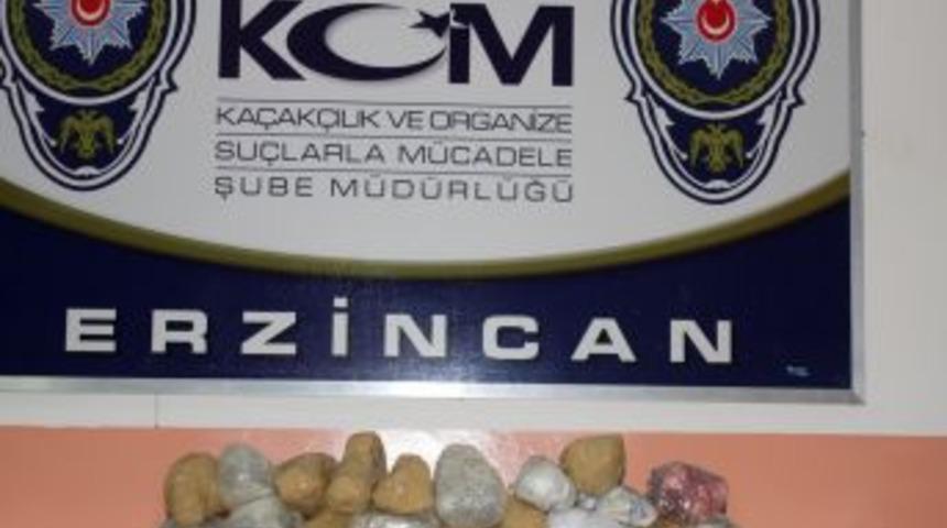 Erzincan da 11 kilogram Afyon Sakızı ele ge&ccedil;irildi