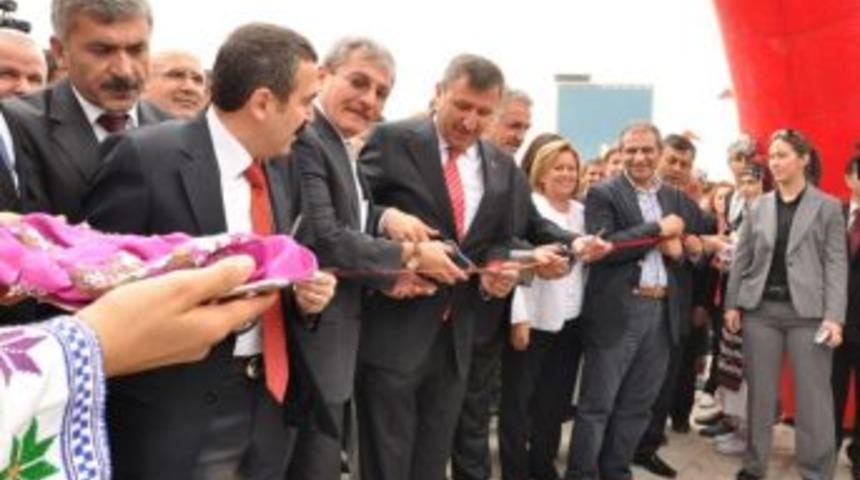 Başkentte tokat r&uuml;zgarı esiyor