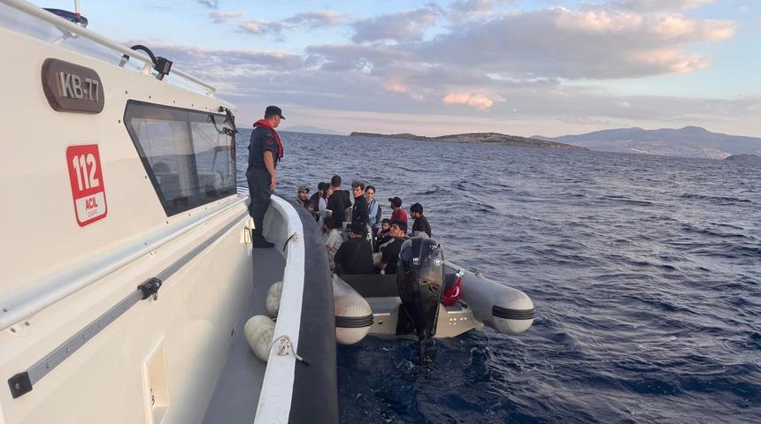 İzmir a&ccedil;ıklarında 19 d&uuml;zensiz g&ouml;&ccedil;men yakalandı
