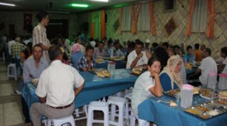 Nevşehirliler ilk iftarı Gül Bahçe'de yaptı