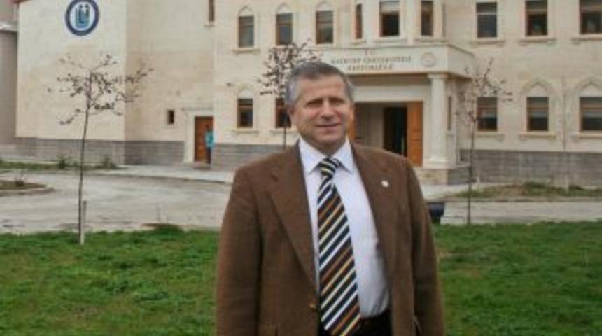 Rekt&ouml;r Mollamahmutoğlu'na uluslararası onur