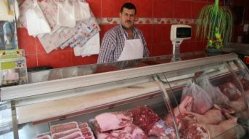 Bayram sofrası kasapların y&uuml;z&uuml;n&uuml; g&uuml;ld&uuml;rd&uuml;