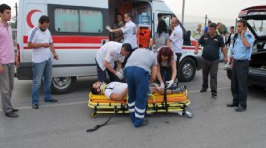 Arifiye'de trafik kazası: 2 yaralı