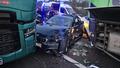�zmir otoyolunda zincirleme kaza! 5 otomobil, otob�s, t�r...