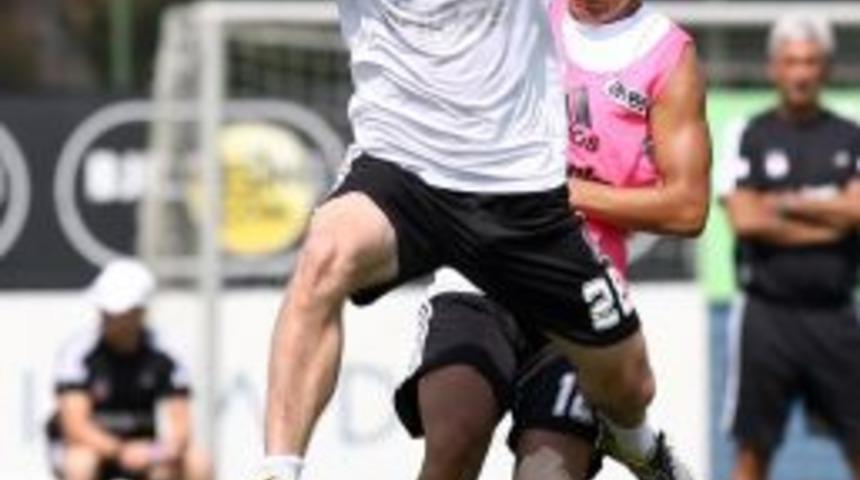 Beşiktaş'ta hazırlıklar s&uuml;r&uuml;yor