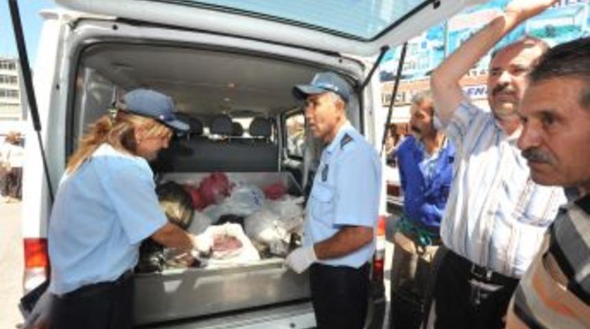 Zabıtadan ka&ccedil;ak et operasyonu