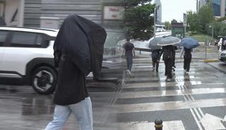 Meteoroloji il il uyardı! İstanbul'a kuvvetli sağanak geliyor