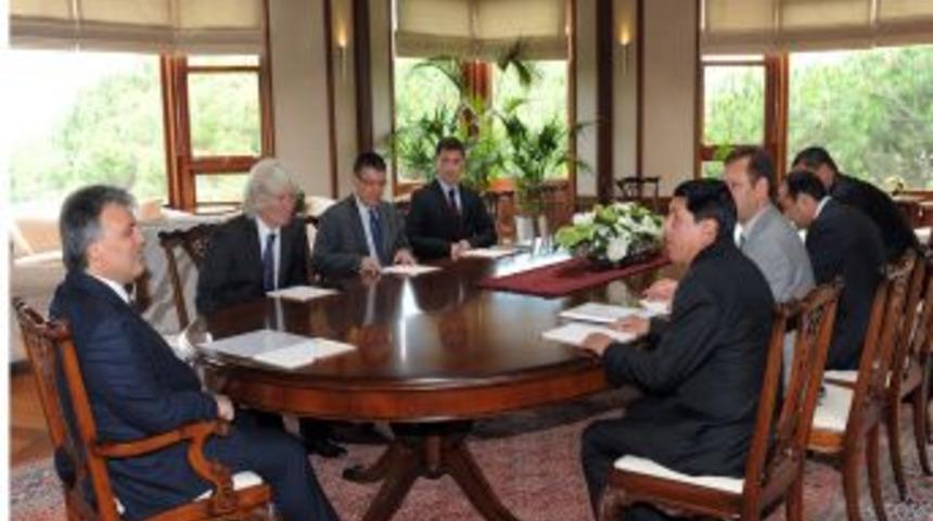 Cumhurbaşkanı G&uuml;l T&uuml;rkmenistanlı heyeti kabul etti