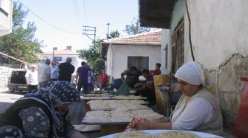 Ev hanımlarını bayram telaşı sardı