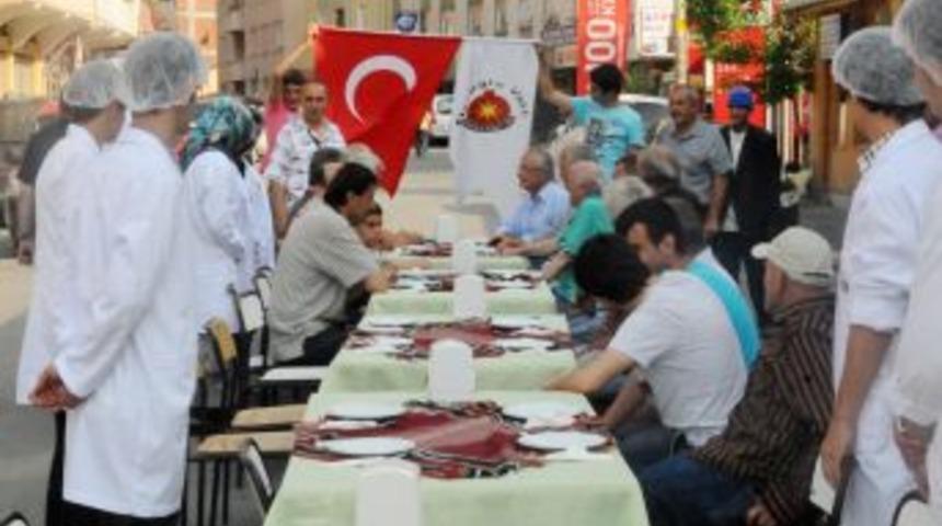 D&uuml;nyanın en uzun iftar sofrası Rize&rsquo;de kurulacak