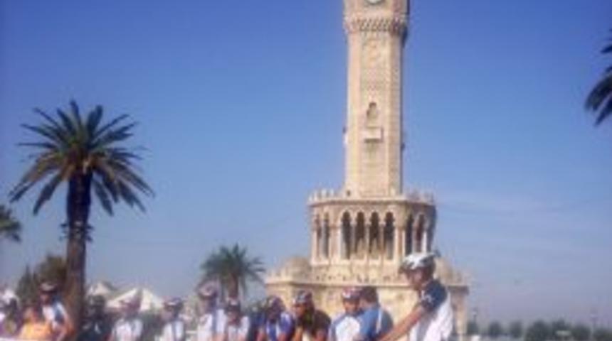 Bisiklet&ccedil;iler &ccedil;evre dostu ulaşım ve ağa&ccedil;landırma i&ccedil;in pedal &ccedil;evirdi