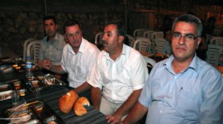 Başkan Savaş ilk iftarını vatandaşlarla yaptı