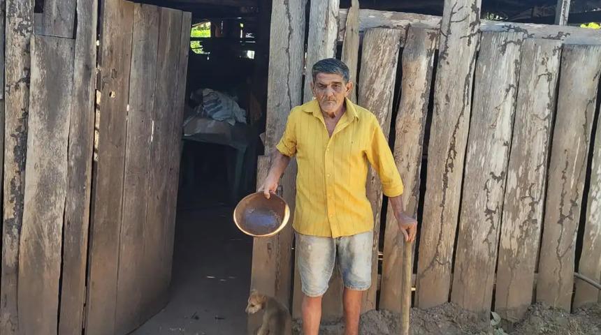 Yoksulluktan milyonluk servete uzandı! 647 kilo altın bulan adamın son hali şaşırttı