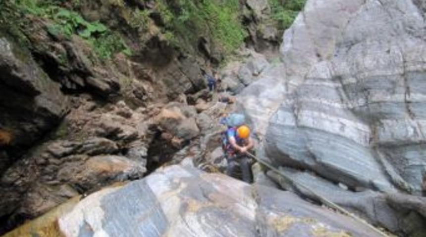 Dağcılar, 4 m&uuml;hendisin &ouml;ld&uuml;ğ&uuml; kanyonu ilk defa ge&ccedil;ti