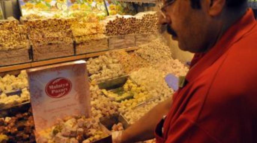 &Ccedil;arşıda bayram hareketliliği