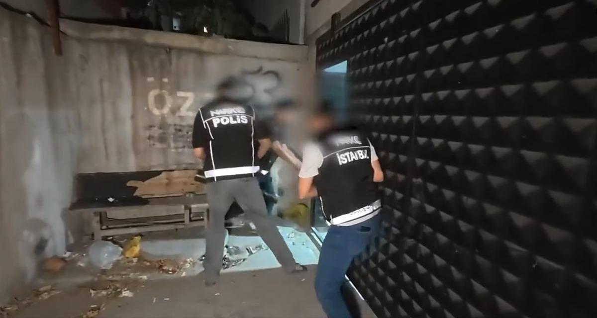 İstanbul Emniyet Müdürü Selami Yıldız duyurdu! Zehir tacirlerine dev operasyon: "Uyuşturucuya topyekun savaş açtık" 1