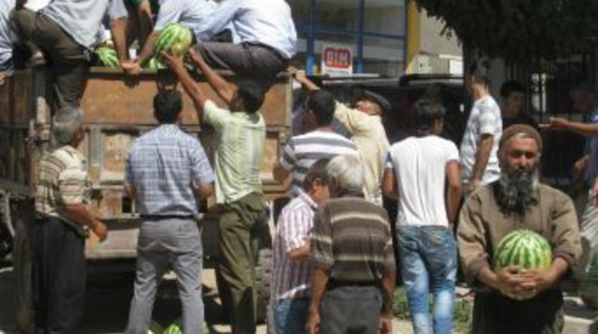 Tanesi 1 TL'den satılan Araban Karpuzu'na ilgi b&uuml;y&uuml;k