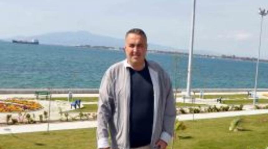 Aliağa'nın sevilen muhtarı 50 yaşında kalbine yenildi