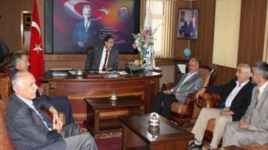 Usanmaz: İHL mezunları dernekleri federasyon olacak