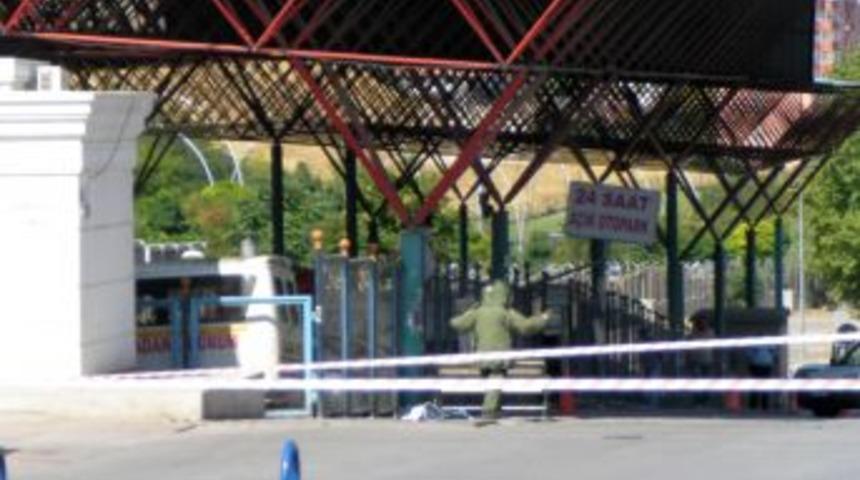 Metro girişindeki ş&uuml;pheli &ccedil;anta paniğe neden oldu