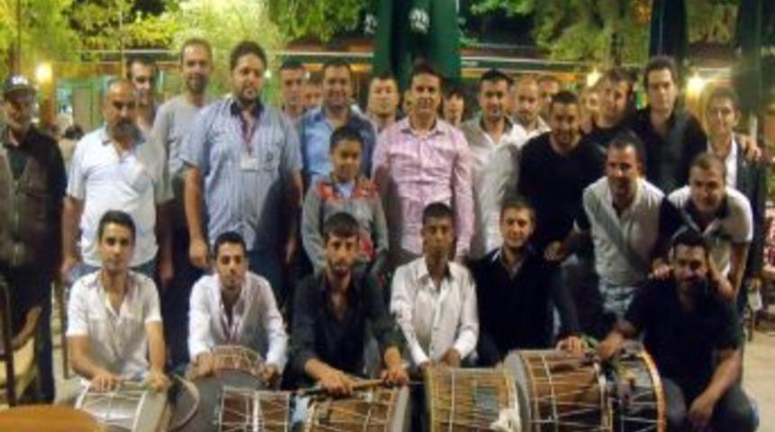 Bu kez davulcular sahurda buluştu