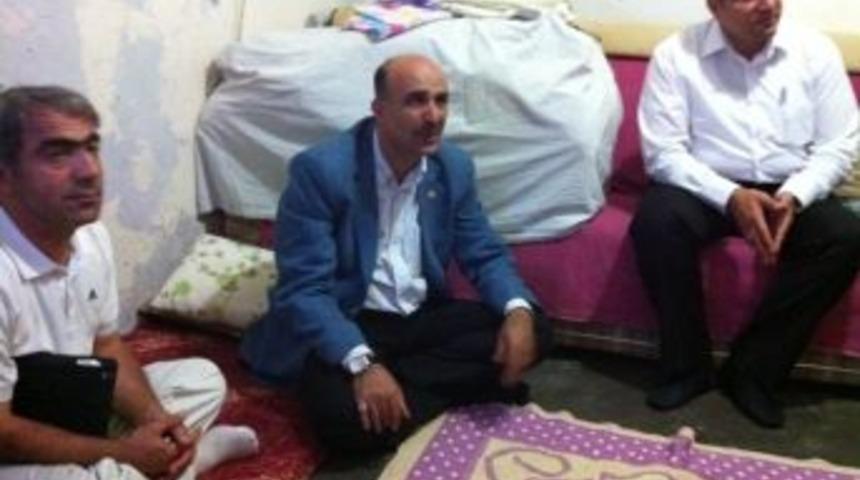 Milletvekili &Ouml;zdemir, ilk iftarını vatandaşın evinde a&ccedil;tı