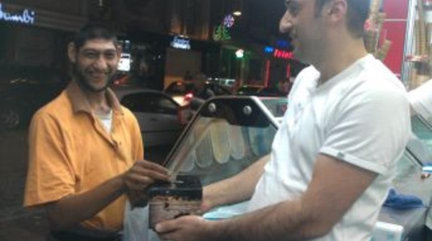 Dilendiği paraları Somali'ye g&ouml;nderiyor