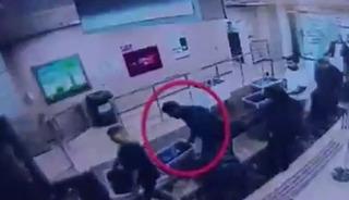&Ccedil;ifte cinayete yangın s&uuml;s&uuml; vermeye &ccedil;alışmıştı! Katil, X-Ray'deki ayrıntıyla yakalandı