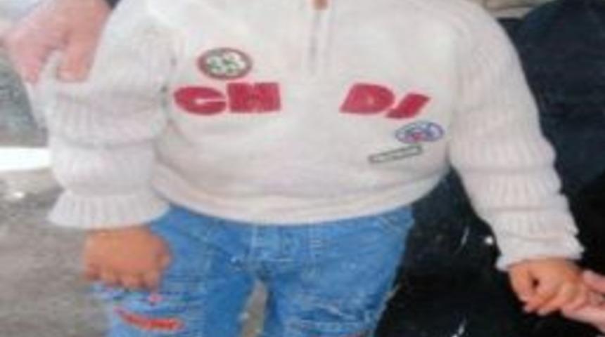 Serinlemek için süs havuzuna giren çocuk kurtarılamadı