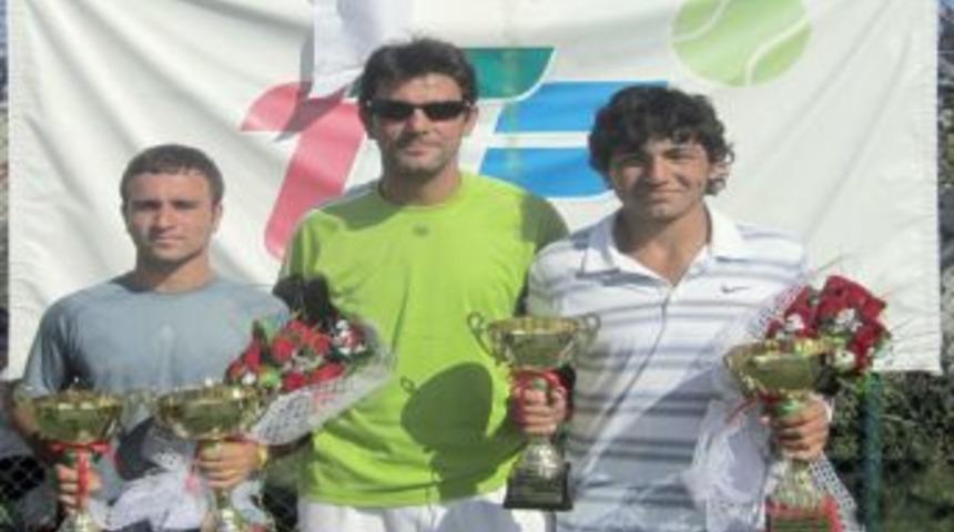 Arkadaşını yenen Bursalı 'Haylaz' şampiyon, İzmir'de Marsel İlhan'a rakip oldu