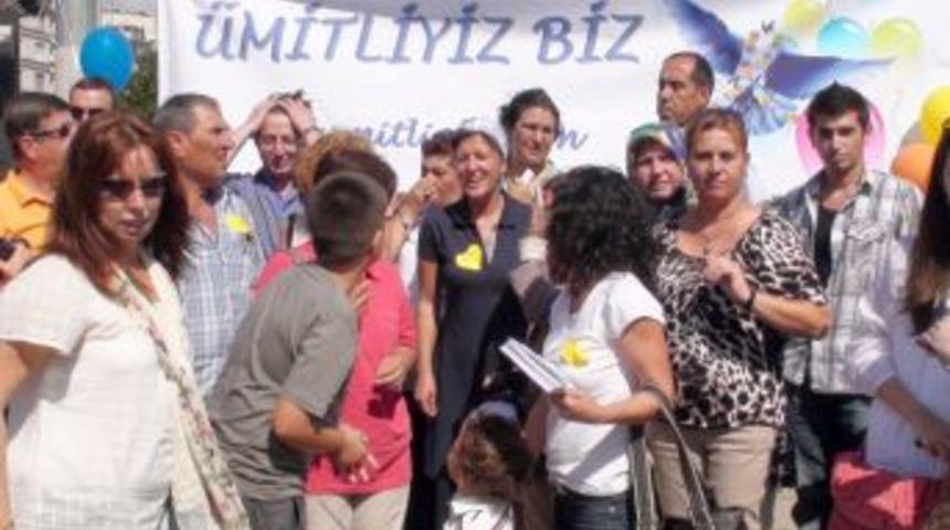 Kanser hastaları, moral bulmak i&ccedil;in Taksim&rsquo;de balon u&ccedil;urdu