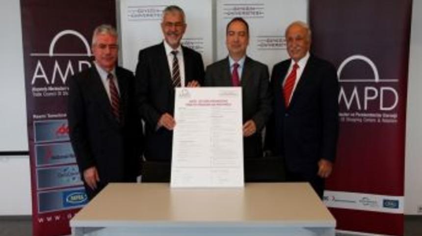 &Uuml;niversitede perakende eğitimi de verilecek