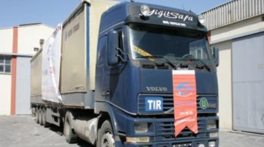 Kimse Yok Mu Bursa Şubesi, Somali'ye 1 TIR dolusu giyecek g&ouml;nderdi