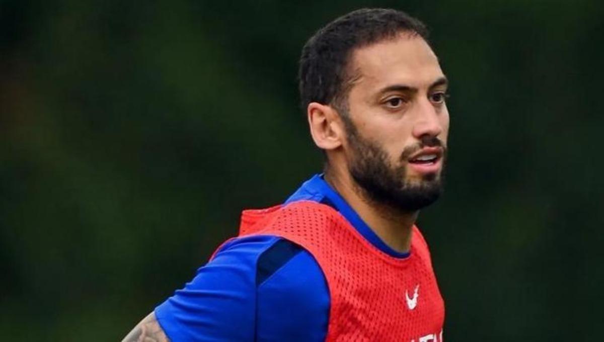 Menajeriyle resmi olarak görüşüldü! Hakan Çalhanoğlu imzayı atıyor 2