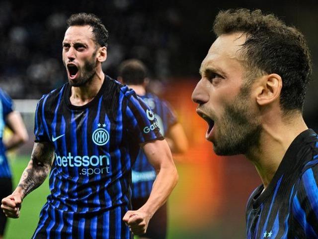Menajeriyle resmi olarak g&ouml;r&uuml;ş&uuml;ld&uuml;! Hakan &Ccedil;alhanoğlu imzayı atıyor