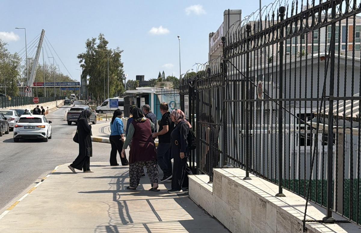 Antalya da dehşet! Eşini, eşinin annesini ve babasını katletti 1