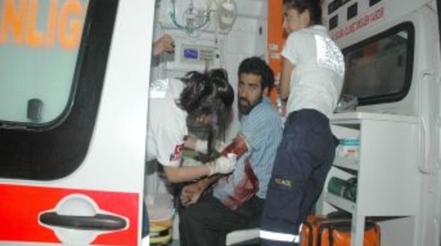 T&uuml;rbe ziyaretine giden minib&uuml;s takla attı: 5&rsquo;i ağır 16 yaralı