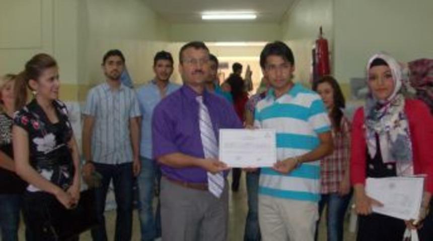 Muhasebe kursunu tamamlayanlara sertifika verildi