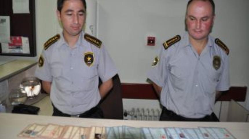 Hastanede unutulan n&uuml;fus c&uuml;zdanları aylardır sahiplerini bekliyor