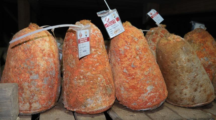 Mağaraya beyaz giriyor, 6 ay sonra kırmızı &ccedil;ıkıyor! Kilosu 1,700 TL