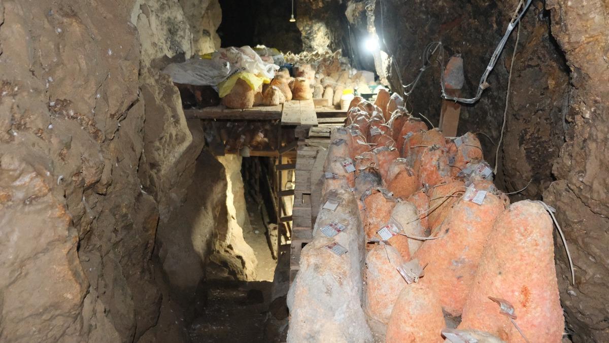 Mağaraya bırakılıyor: Beyaz girip kırmızı &ccedil;ıkıyor! Fiyatı 1700 TL 6