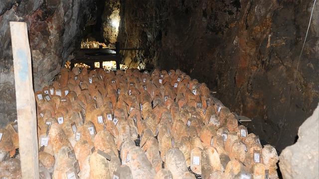 Mağaraya bırakılıyor: Beyaz girip kırmızı çıkıyor! Fiyatı 1700 TL