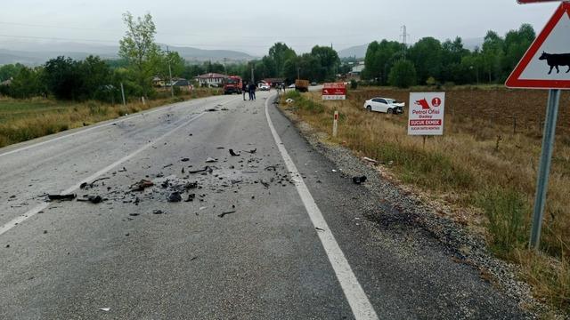 Kastamonu&rsquo;da otomobiller kafa kafaya &ccedil;arpıştı: 5 yaralı 1