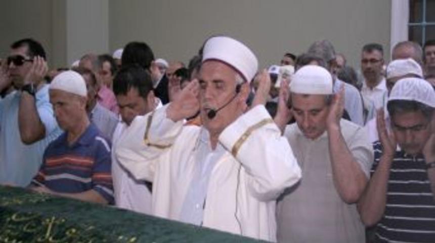 Hayırsever iş adamı Mumcu, son yolculuğuna uğurlandı