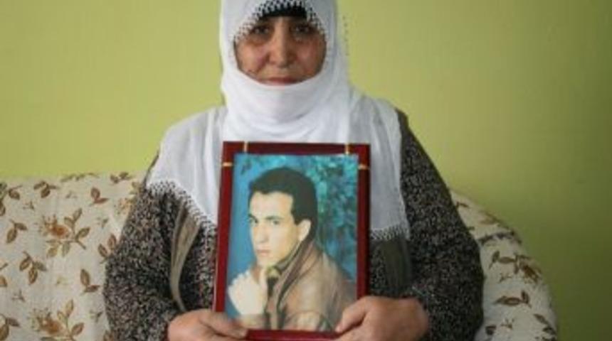 Kayıp annesi, askerde ka&ccedil;ırılan oğlundan 19 yıldır haber alamıyor