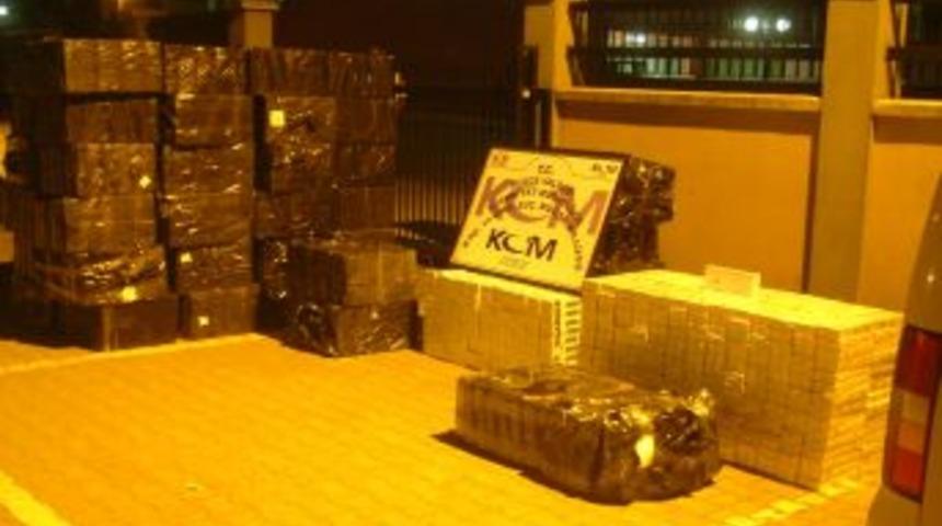 D&uuml;zce&rsquo;de 40 bin 100 paket ka&ccedil;ak sigara ele ge&ccedil;irildi