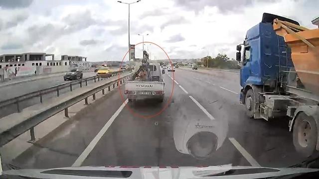 Büyükçekmece’de ambulansa yol vermeyen sürücüye 46 bin lira para cezası