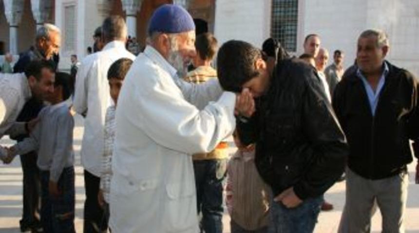 Camiler bayram namazında doldu taştı