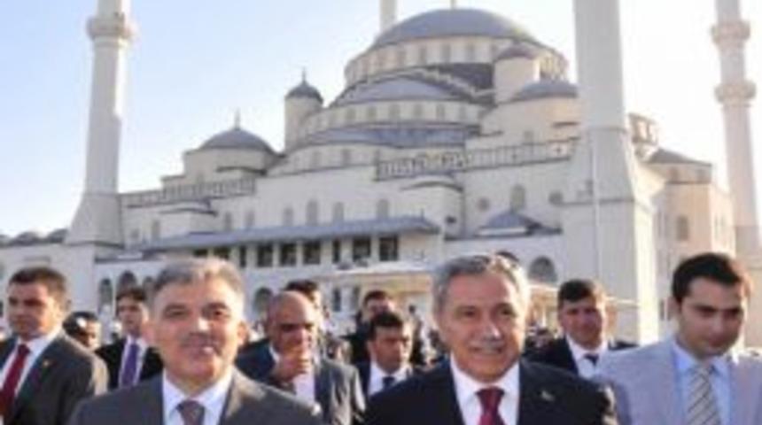 Cumhurbaşkanı G&uuml;l: L&uuml;tfen trafik kurallarına dikkat edin