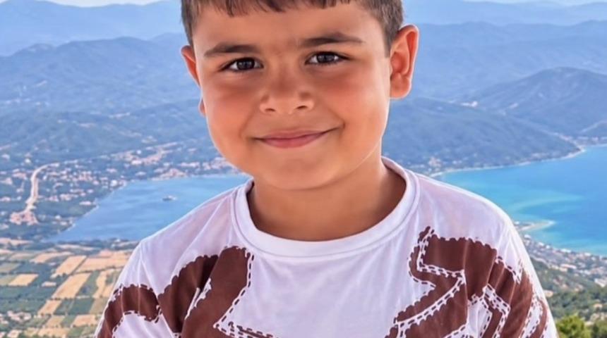 Mardin&rsquo;de boğazına oyuncak ka&ccedil;an &ccedil;ocuk hayatını kaybetti